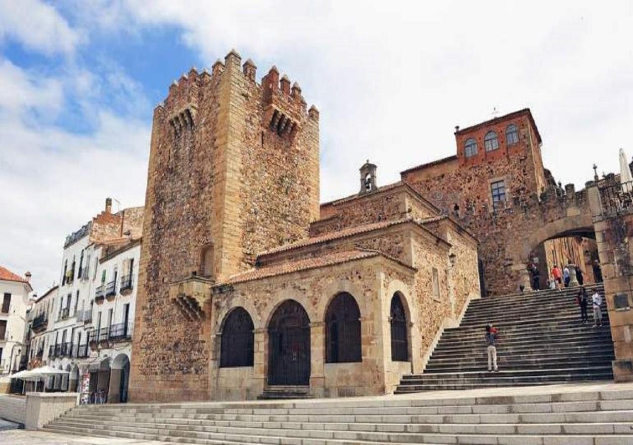 Apartamento Turistico Muralla De Касерес Экстерьер фото