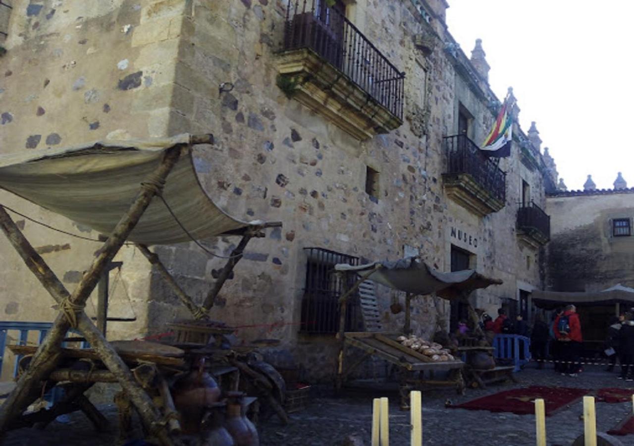 Apartamento Turistico Muralla De Касерес Экстерьер фото